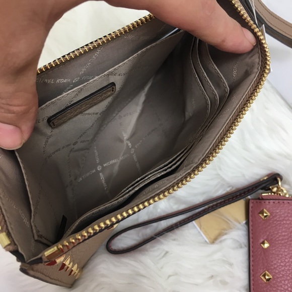 Firm❗️Michael Kors XL  clutch-wallet - Picture 2 of 6